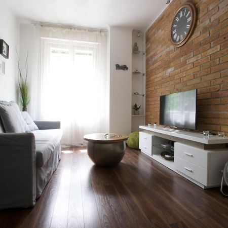 Standard Apartment By Hi5 - Nagymezo 11 Boedapest Buitenkant foto