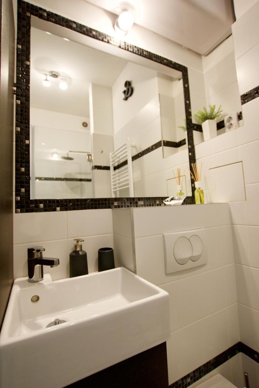 Standard Apartment By Hi5 - Nagymezo 11 Boedapest Buitenkant foto